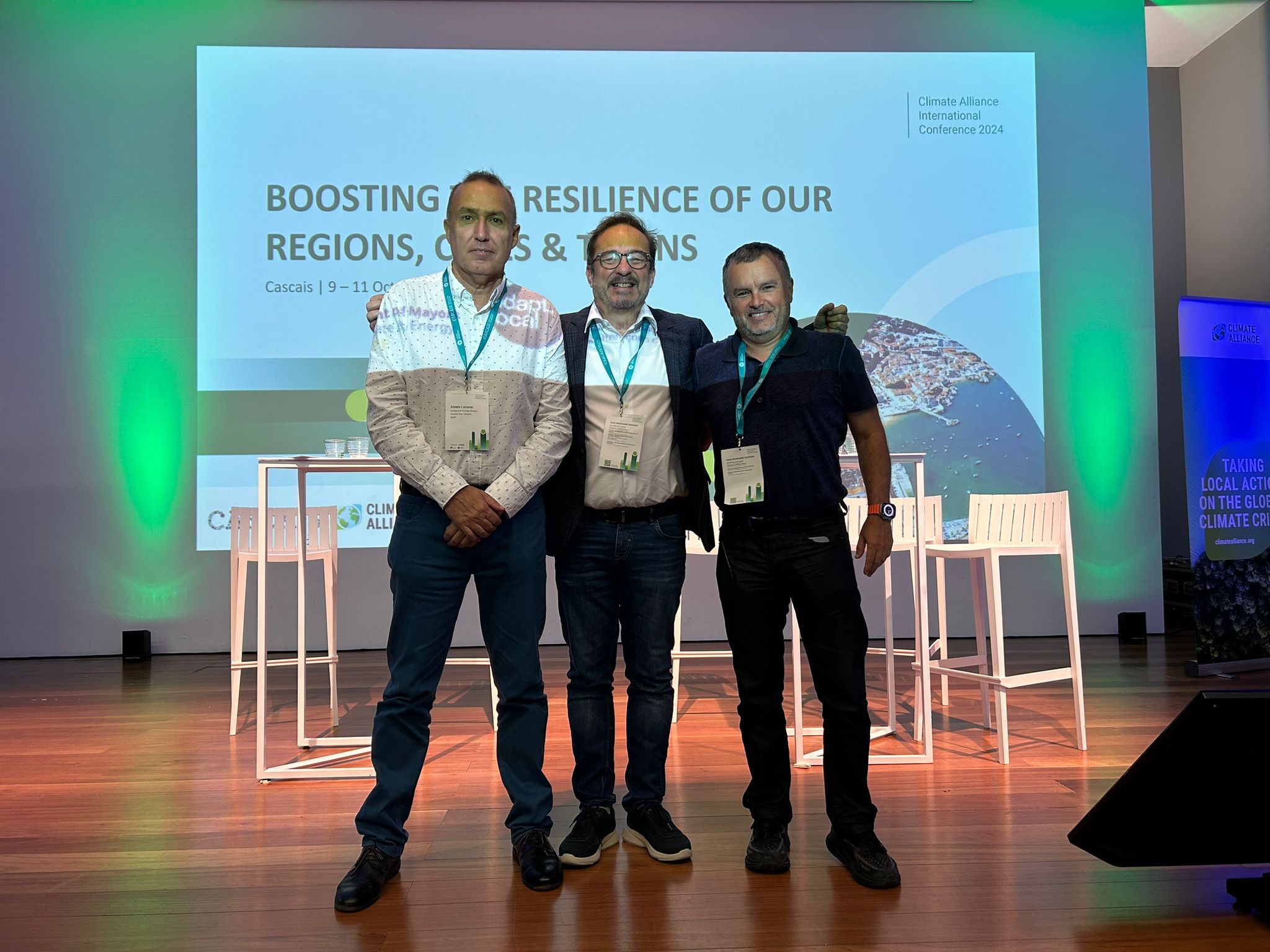 De izqda a dcha el director insular de Energía y Clima de Gran Canaria, Alexis Lozano, el consejero de Medio Ambiente, Clima, Energía y Conocimiento, Raúl García Brink, y el director insular del Área de Medio Natural, Sostenibilidad, Seguridad y Emergencias del Cabildo Insular de Tenerife, Pedro Millán.